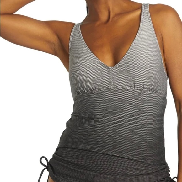 TYR Women's Fishnet V-Neck Sheath One Piece Swimsuit Size 6 NWT - Picture 3 of 13